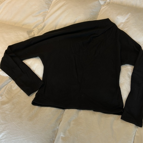 NWOT Elan Brand off-shoulder Sweater! - Picture 3 of 7